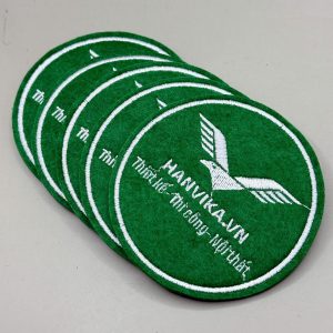Lót Ly Vải Nỉ Khách Sạn In Thêu Logo Theo Yêu Cầu MS 08